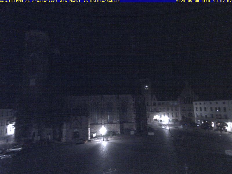 Webcambild der Kirche und des Marktplatzes von Köthen/Anhalt. Aktualisierung jede Minute. Spezielle Handyversion.
