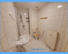 Bad mit Dusche - Schicke 2-Raumwohnung mit Balkon in Köthen