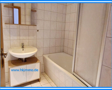 2-Raumwohnung mit Balkon in Köthen ! - Bad mit Wanne (365826)