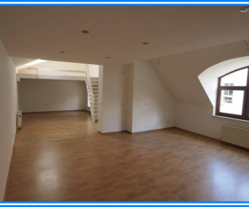 Reizvolle Wohnung mit Loftcharakter ! – auch für Studenten – - Wohn- und Schlafbereich über 2 Ebenen (366333)