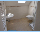 Bad mit Dusche - Reizvolle Wohnung mit Loftcharakter ! – auch für Studenten –