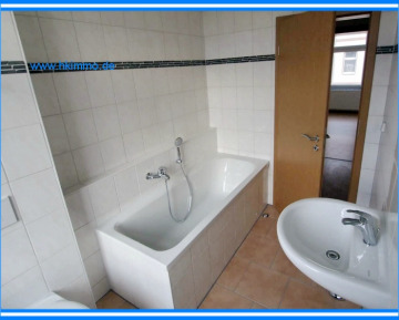 Schicke 2 – Raumwohnung mit Balkon in Köthen - Bad mit Wanne (365678)
