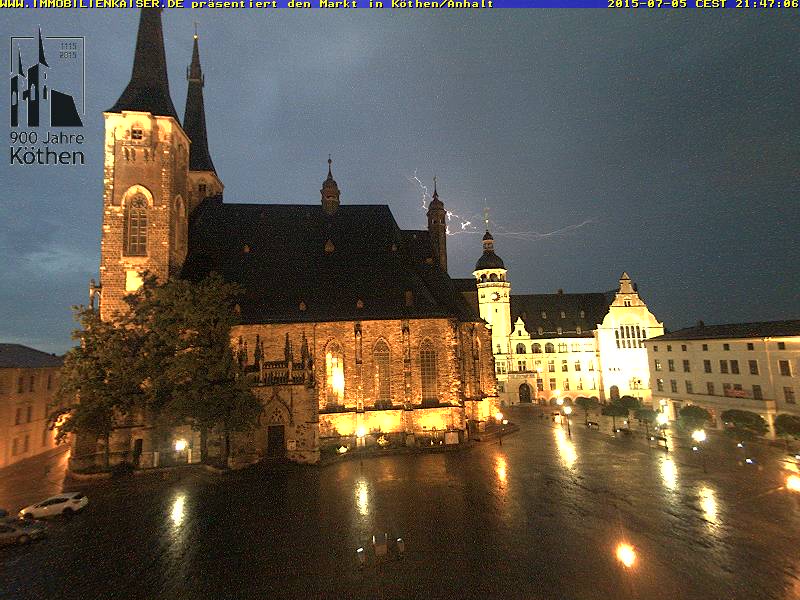 Blitz in der Nacht über der Kirche - 05.07.2015