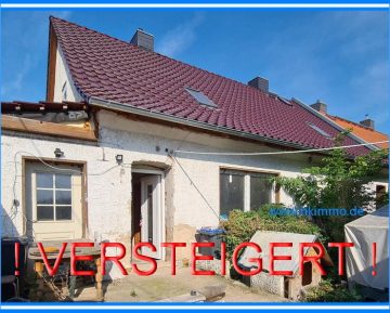 Haus mit Seeblick – teilsanierte Doppelhaushälfte in Löderburg bei Staßfurt, 39446 Staßfurt, Doppelhaushälfte